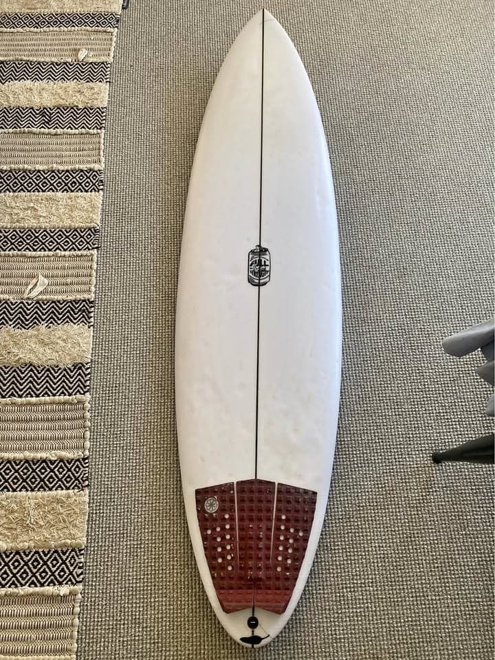 6’6 chilli full strength surfboard
